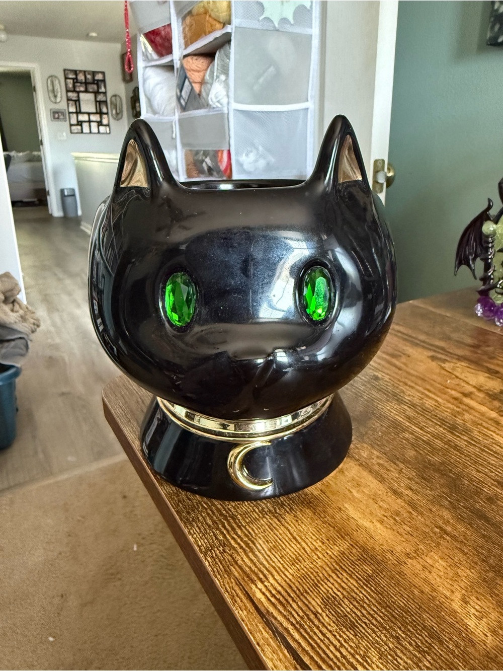 Bath and Bodyworks Black Cat Ceramic with Green Gem Eyes candle holder